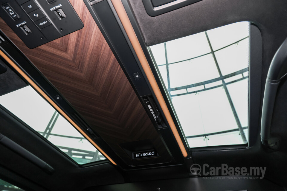Lexus LM AW10 (2024) Interior