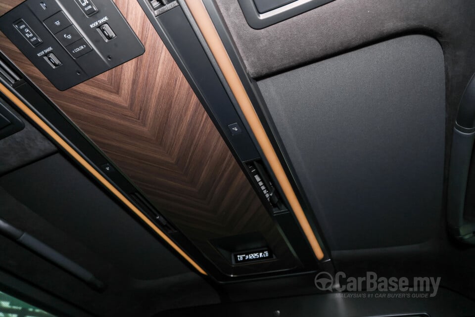 Lexus LM AW10 (2024) Interior