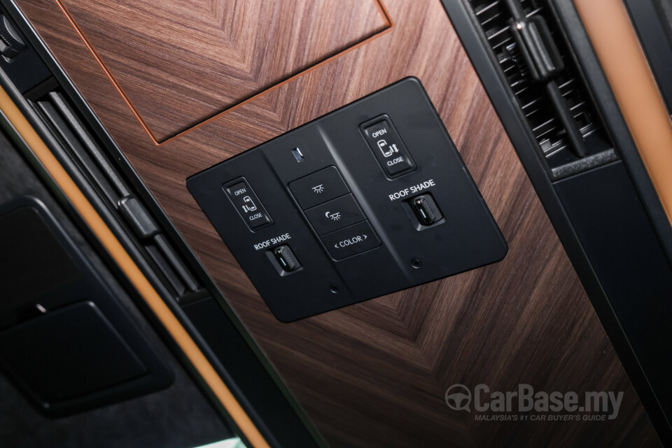 Lexus LM AW10 (2024) Interior