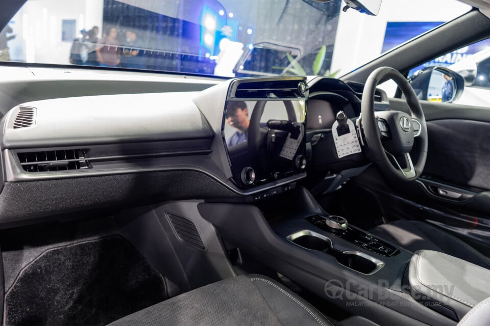 Lexus RZ EB10 (2024) Interior