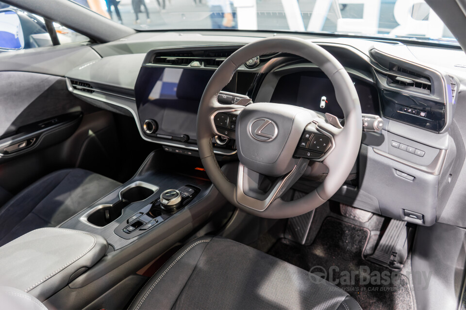 Lexus RZ EB10 (2024) Interior