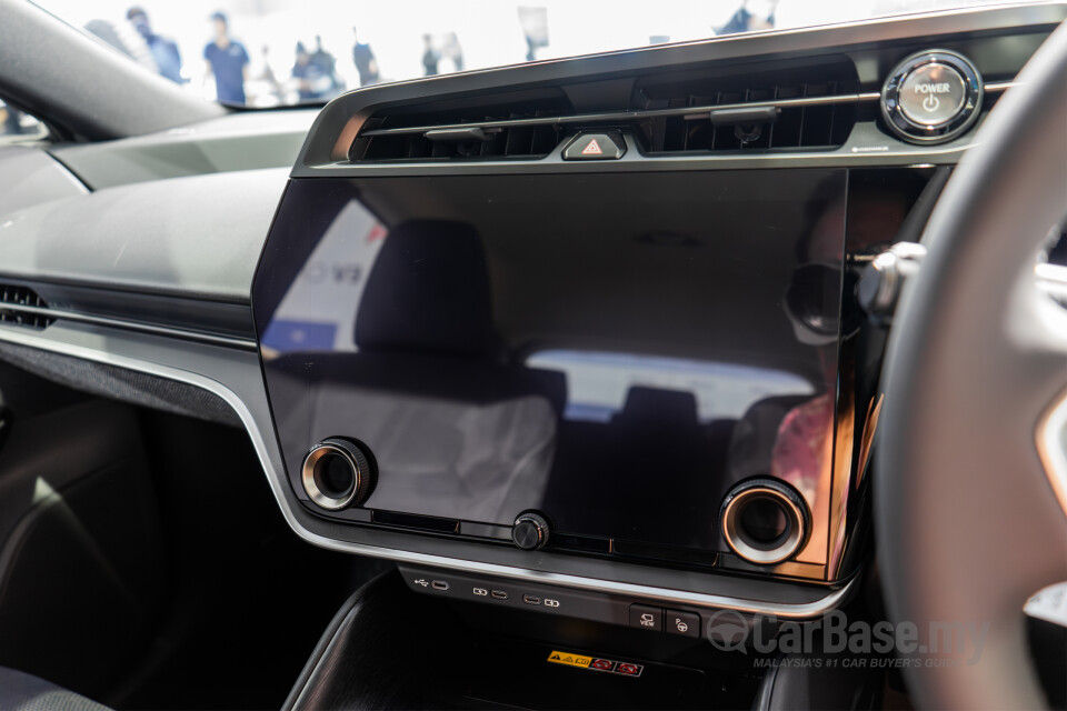 Lexus RZ EB10 (2024) Interior