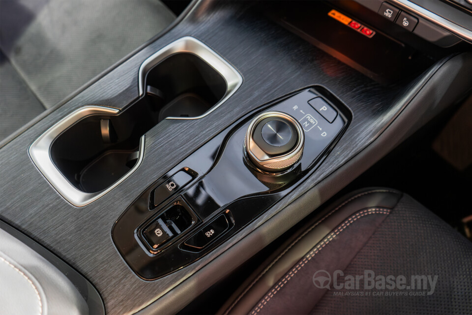 Lexus RZ EB10 (2024) Interior