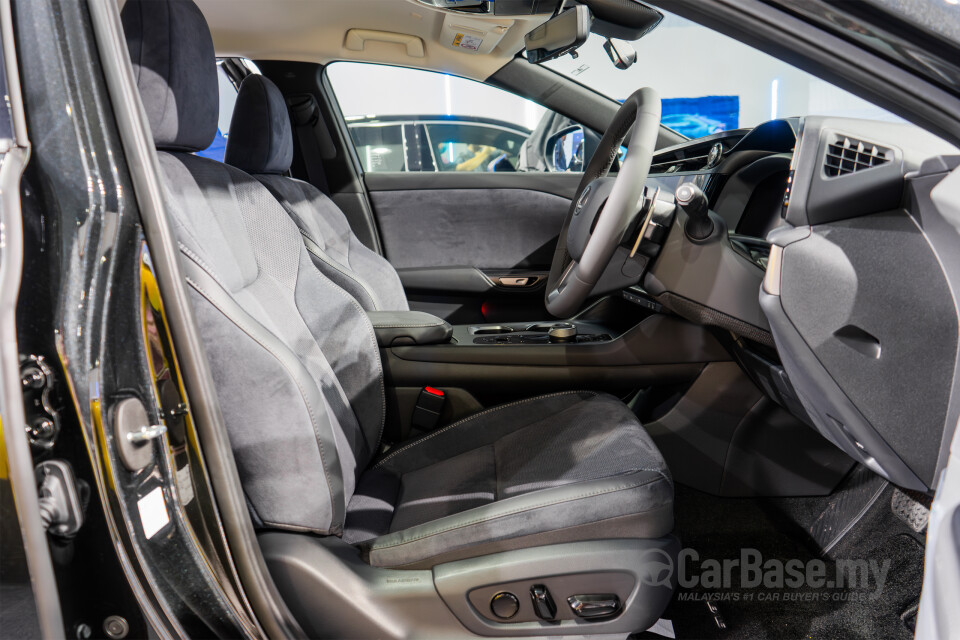 Lexus RZ EB10 (2024) Interior