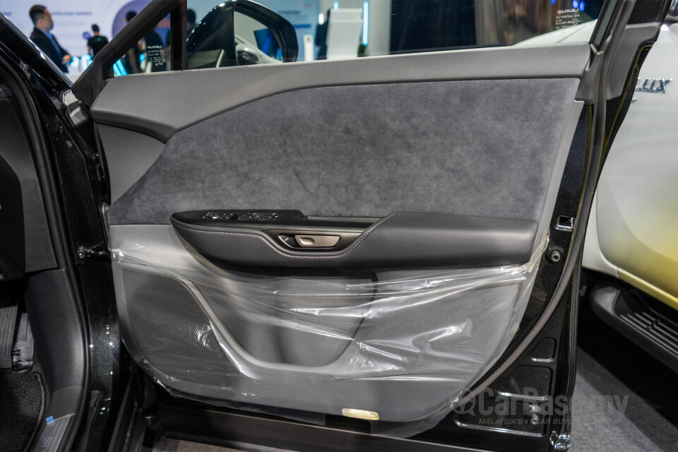Lexus RZ EB10 (2024) Interior