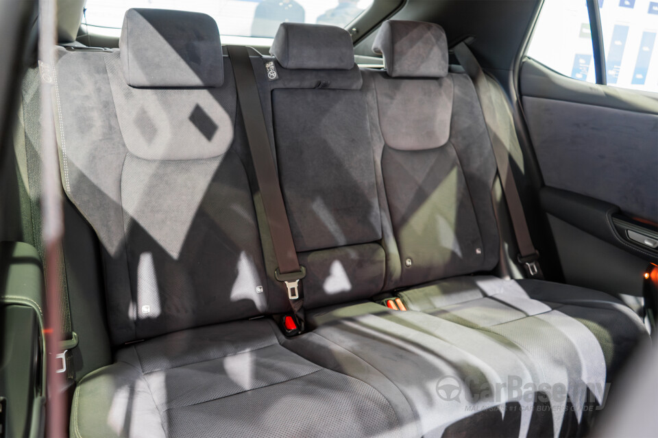 Lexus RZ EB10 (2024) Interior
