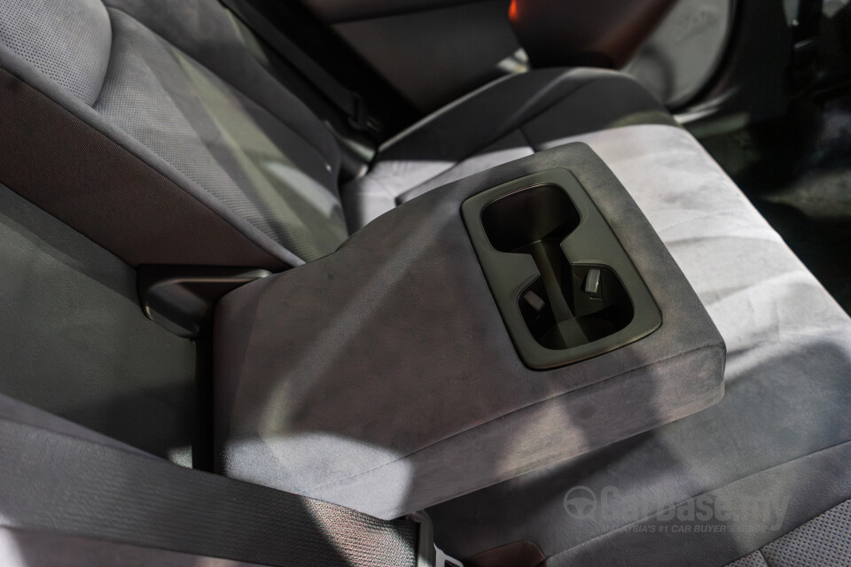 Lexus RZ EB10 (2024) Interior