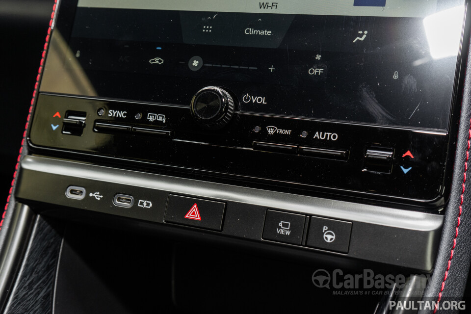 Lexus LBX AY10 (2024) Interior