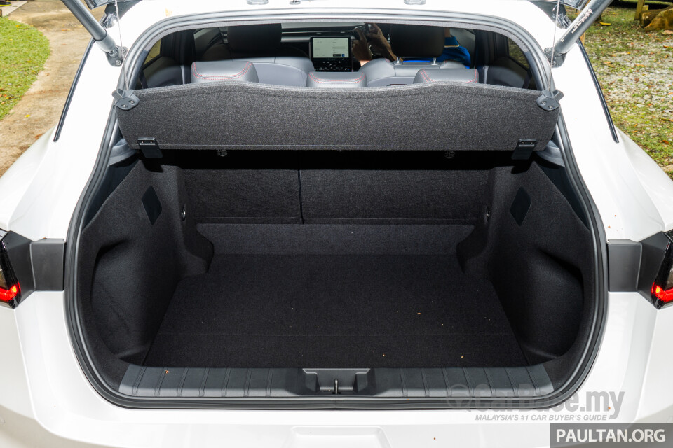 Lexus LBX AY10 (2024) Interior