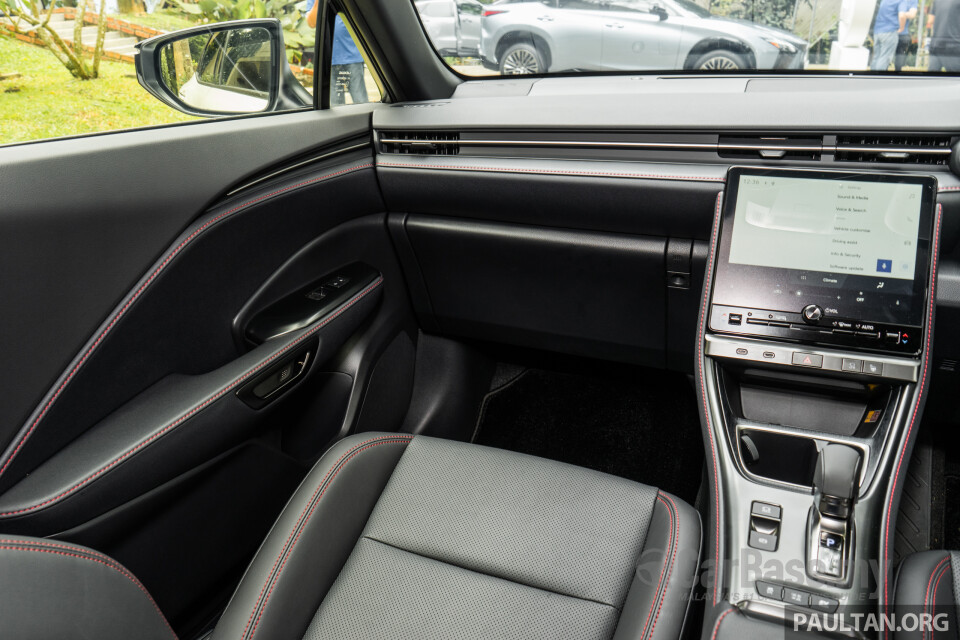 Lexus LBX AY10 (2024) Interior