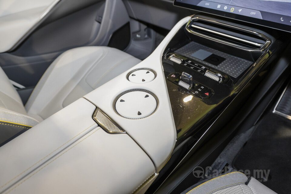 Lotus Eletre Type 132 (2023) Interior