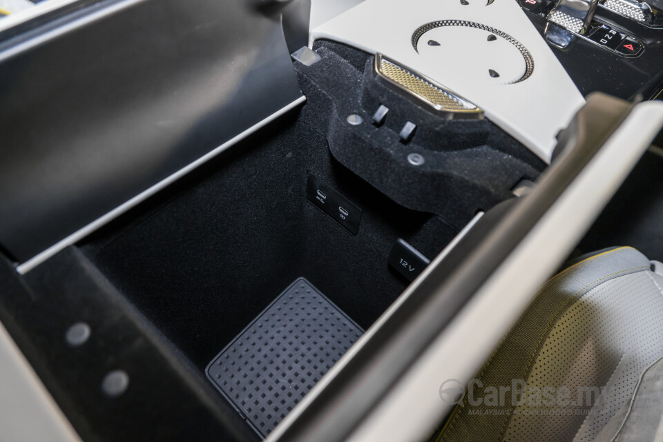 Lotus Eletre Type 132 (2023) Interior
