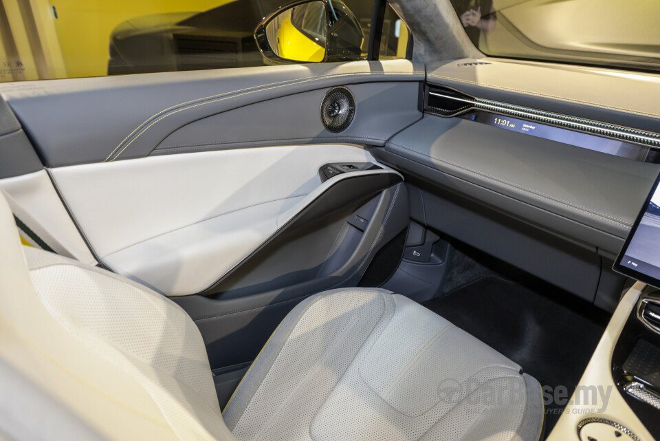 Lotus Eletre Type 132 (2023) Interior