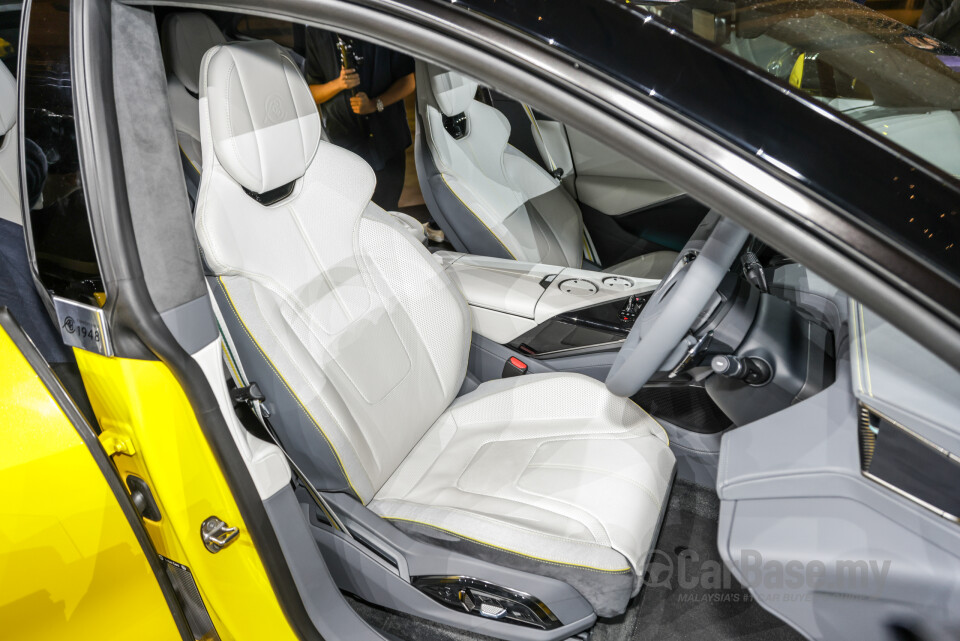Lotus Eletre Type 132 (2023) Interior