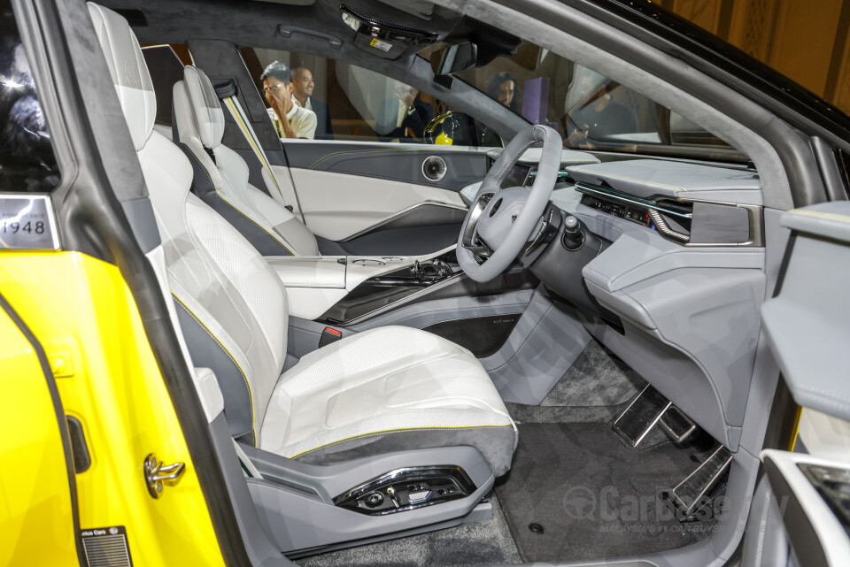 Lotus Eletre Type 132 (2023) Interior