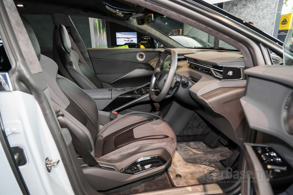 Lotus Eletre Type 132 (2023) Interior