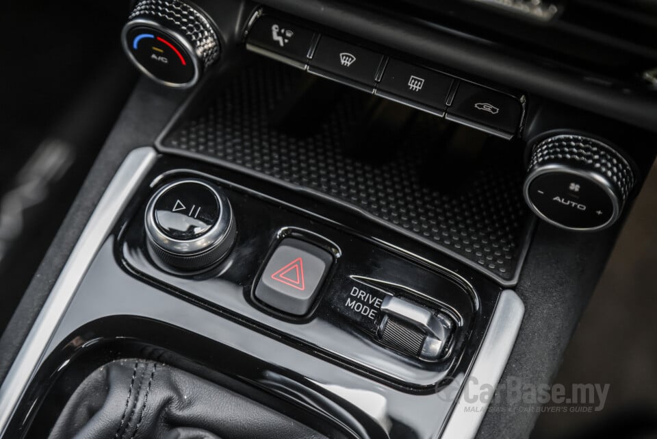 Lotus Emira Type 131 (2022) Interior