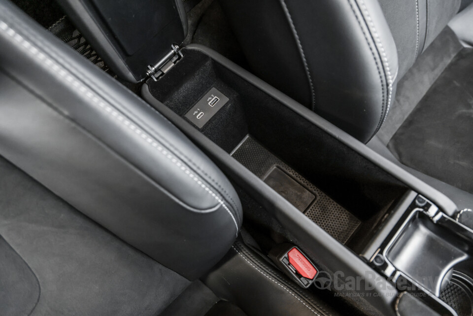 Lotus Emira Type 131 (2022) Interior