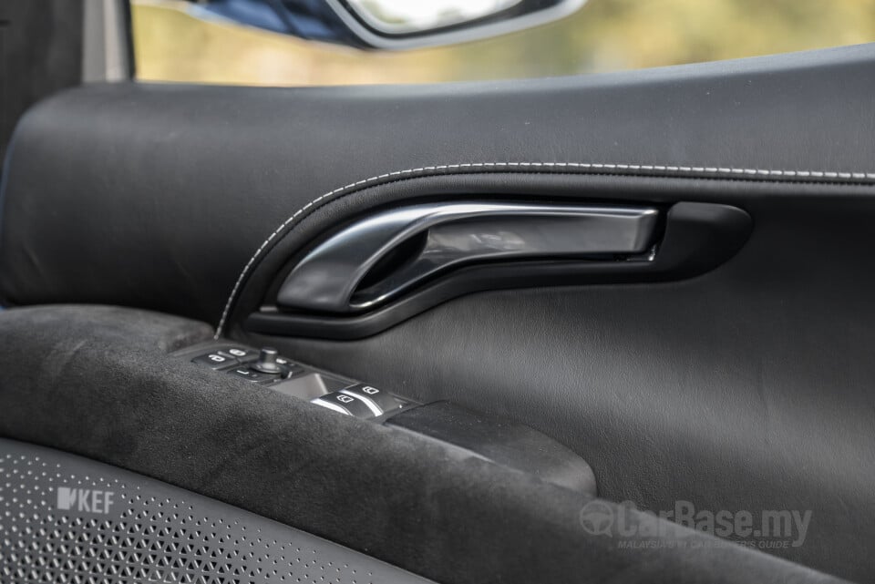 Lotus Emira Type 131 (2022) Interior