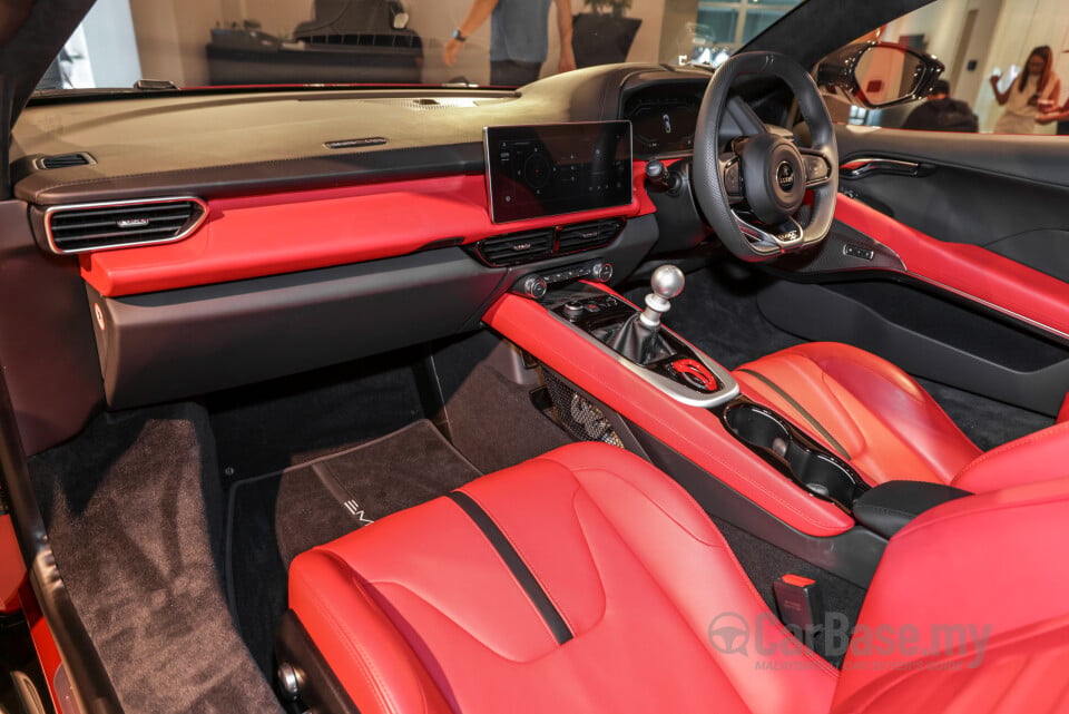 Lotus Emira Type 131 (2022) Interior