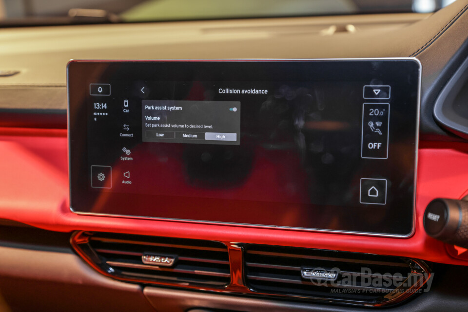 Lotus Emira Type 131 (2022) Interior
