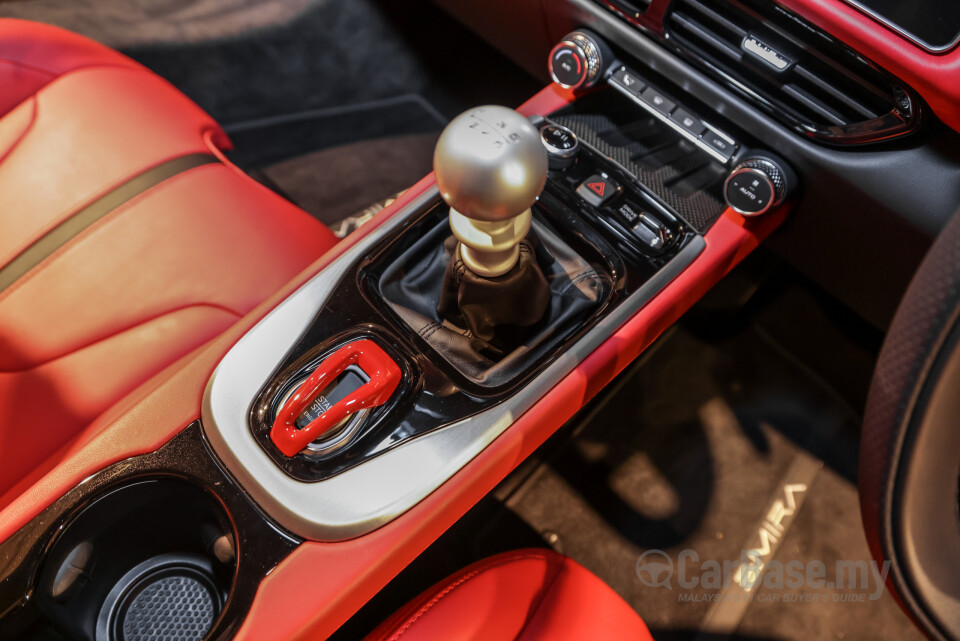 Lotus Emira Type 131 (2022) Interior