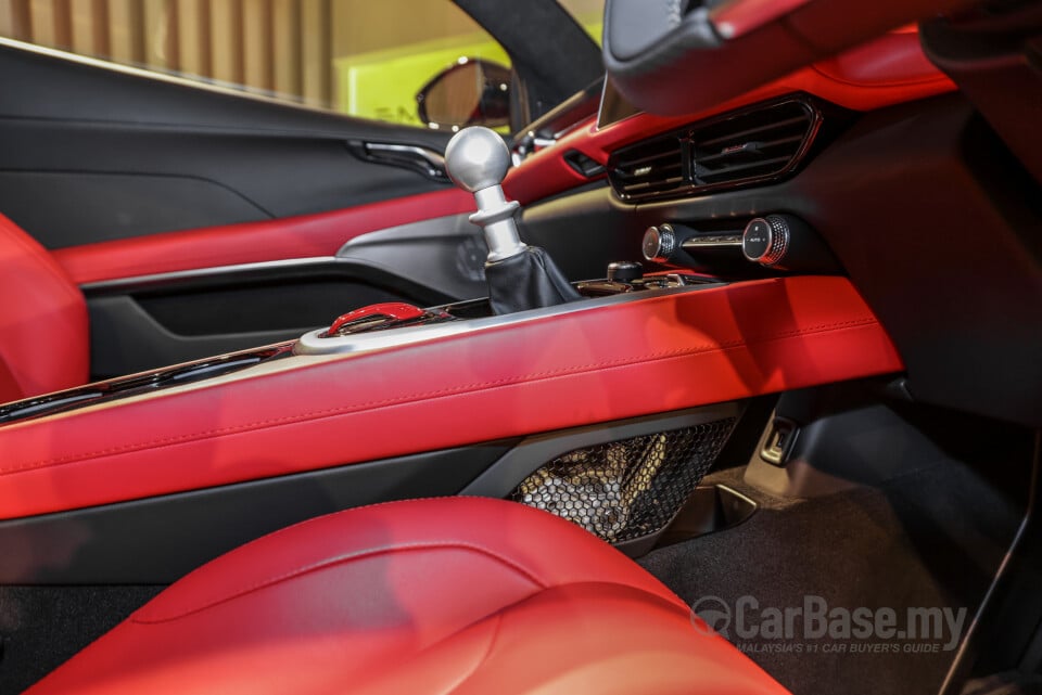 Lotus Emira Type 131 (2022) Interior