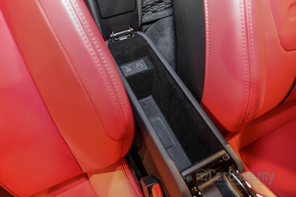 Lotus Emira Type 131 (2022) Interior