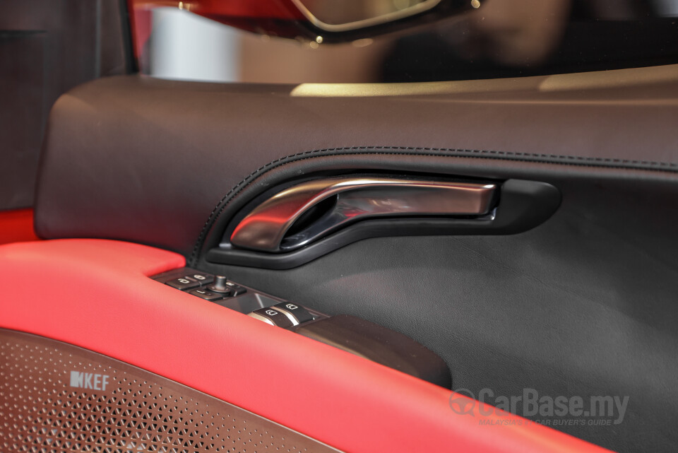 Lotus Emira Type 131 (2022) Interior