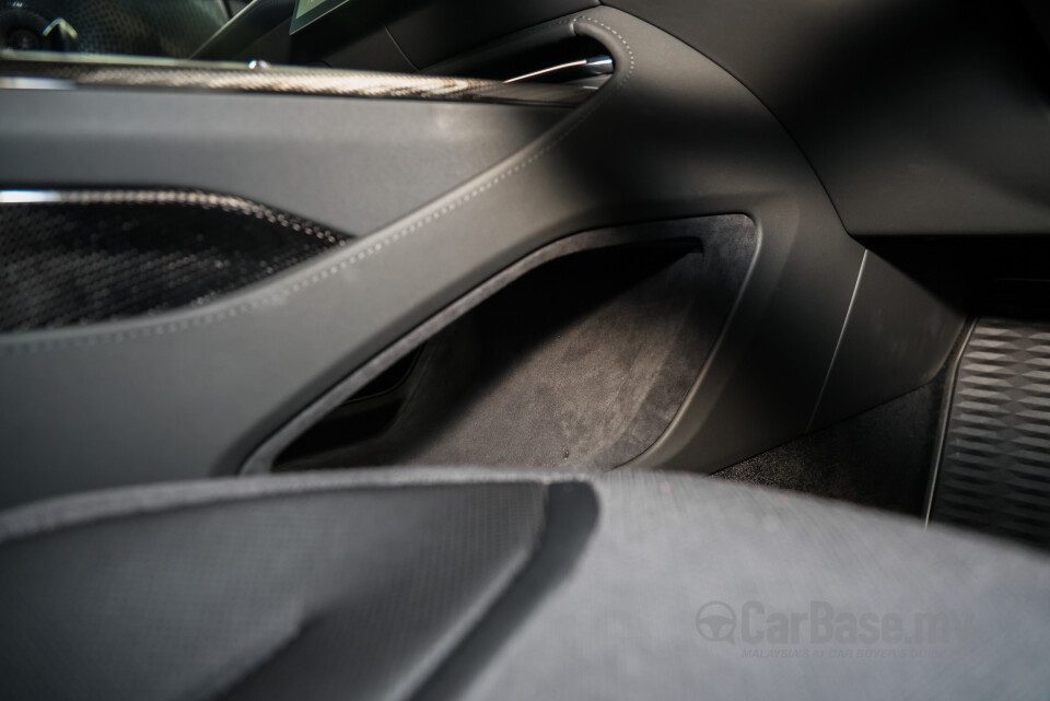 Lotus Emeya Type 133 (2024) Interior