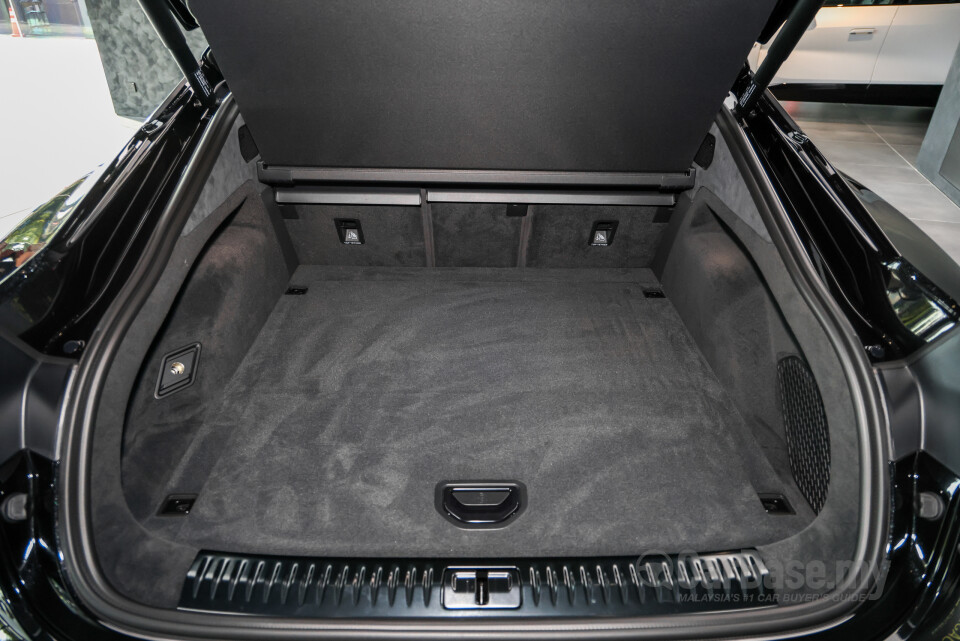 Lotus Emeya Type 133 (2024) Interior