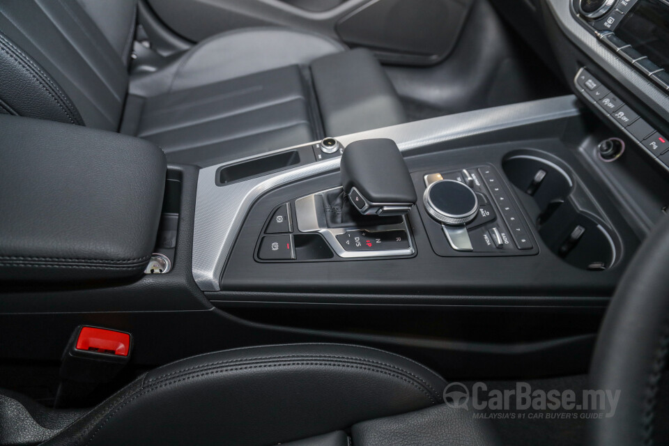 Perodua Aruz D38L (2019) Interior