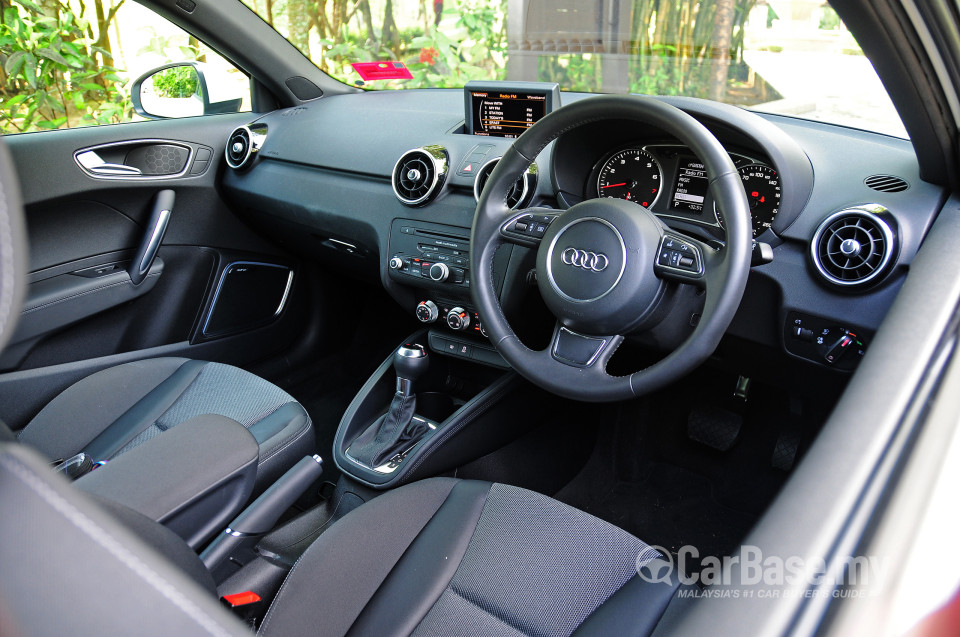 Audi A1 Typ 8X (2011) Interior