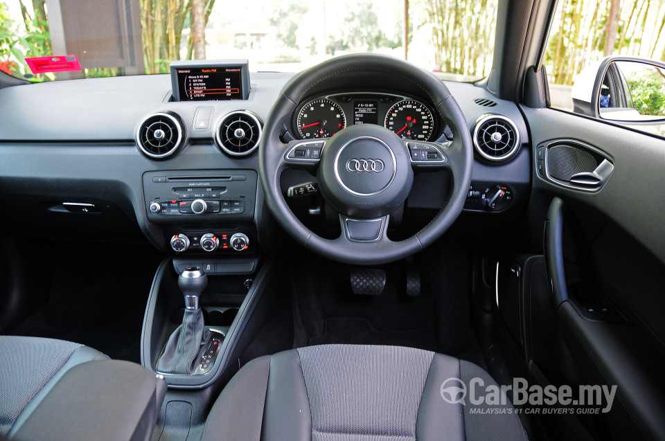 Audi A1 Typ 8X (2011) Interior