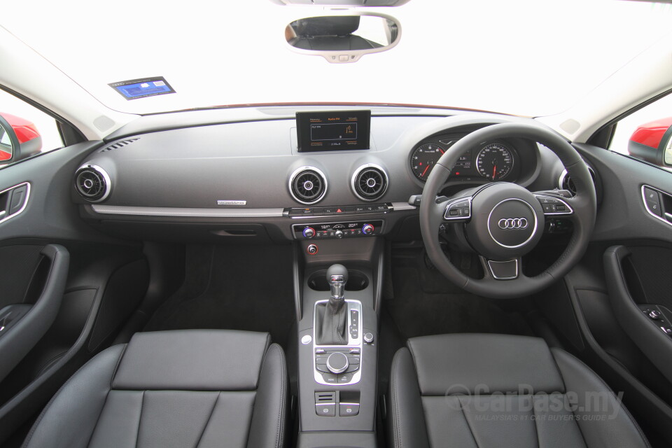 Audi A4 B9 (2016) Interior