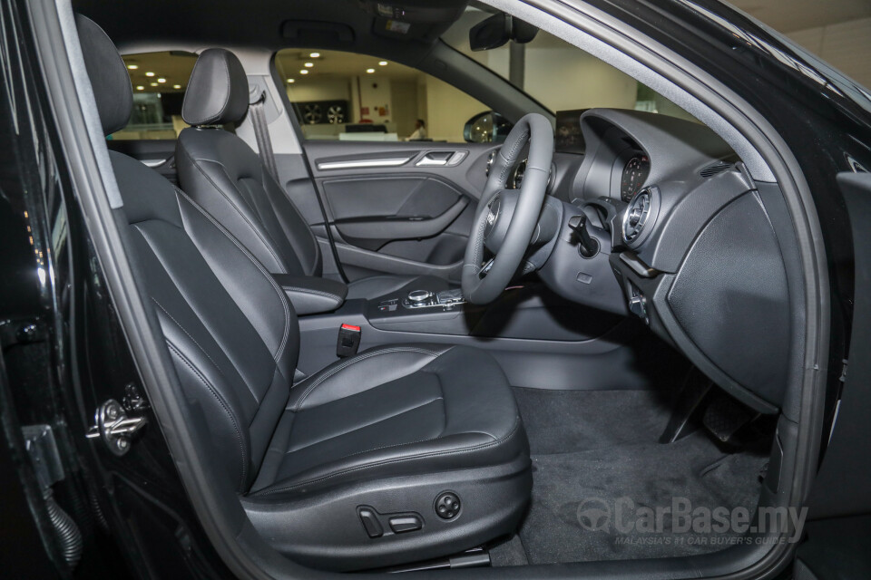 Audi A4 B9 (2016) Interior