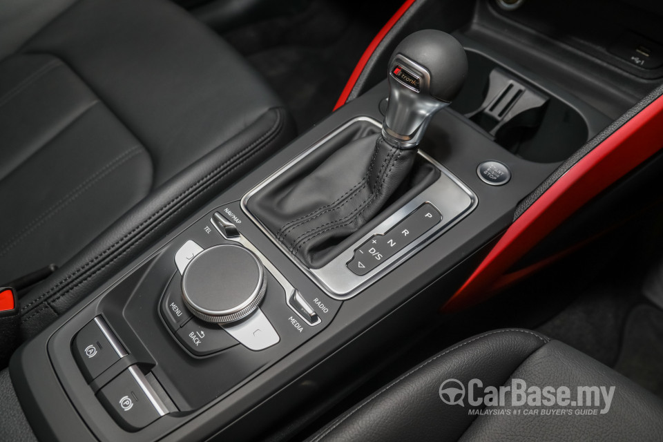 Audi Q2 Mk1 (2019) Interior