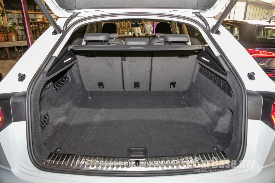 Audi Q8 Mk1 (2019) Interior