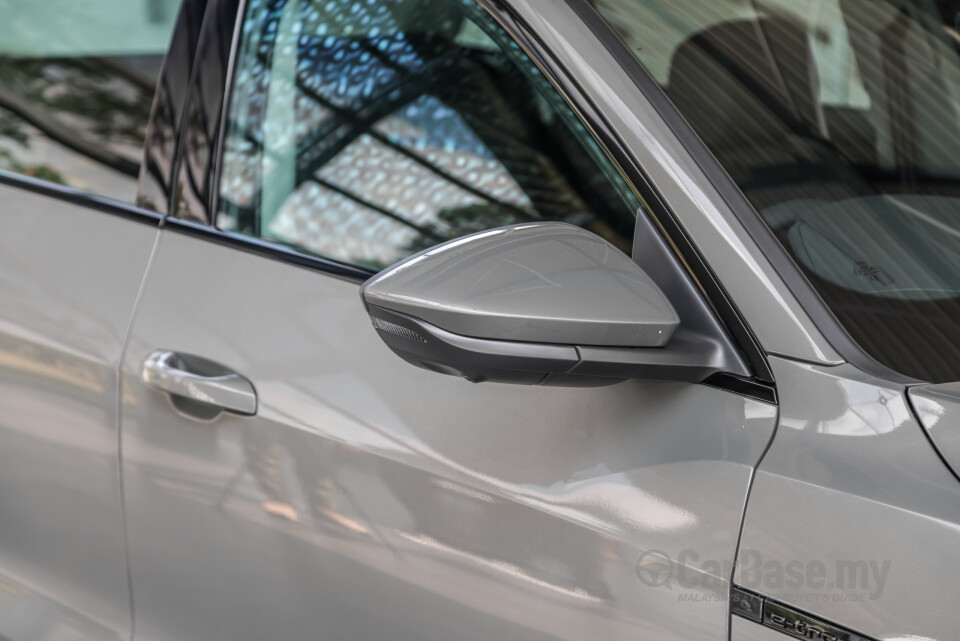 Audi Q8 e-tron Mk1 (2023) Exterior
