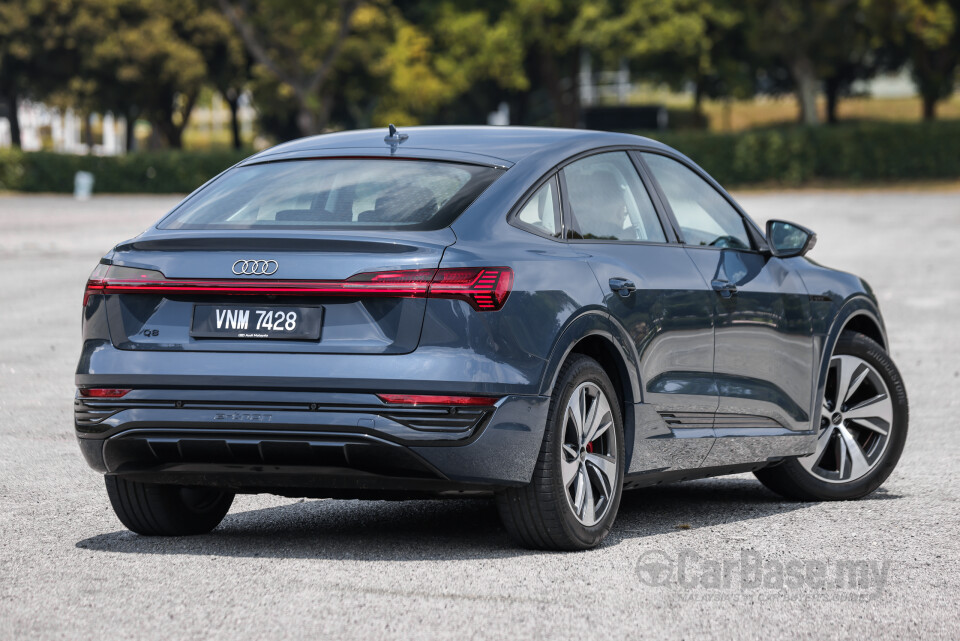 Audi Q8 e-tron Mk1 (2023) Exterior
