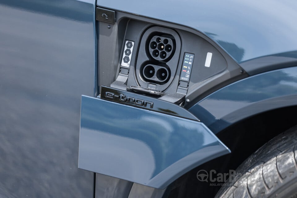 Audi Q8 e-tron Mk1 (2023) Exterior