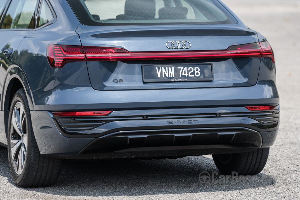 Audi Q8 e-tron Mk1 (2023) Exterior