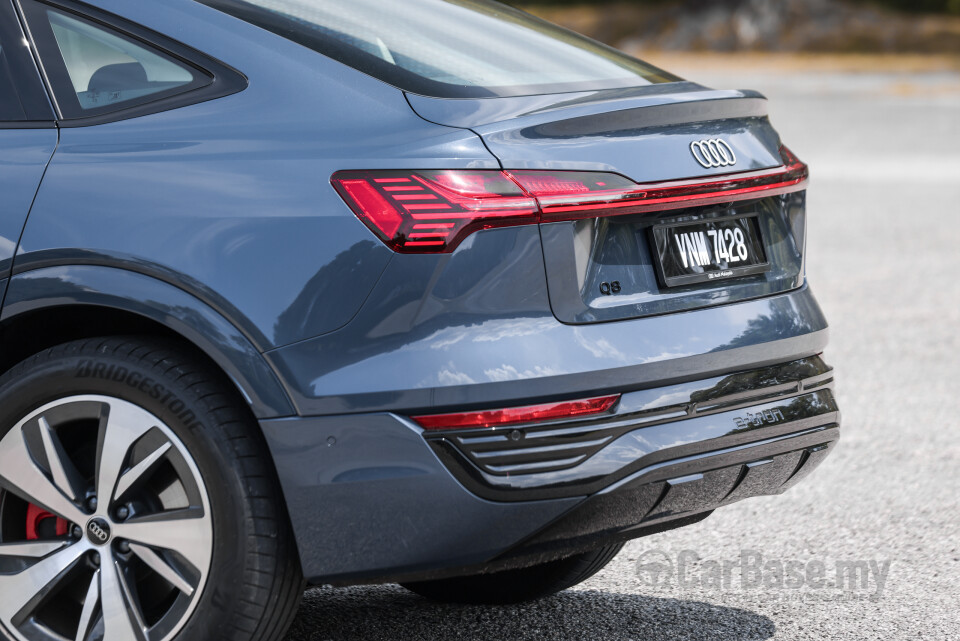 Audi Q8 e-tron Mk1 (2023) Exterior