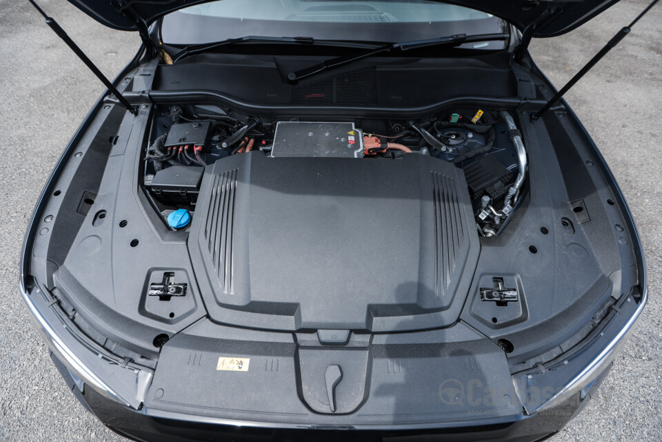 Audi Q8 e-tron Mk1 (2023) Exterior