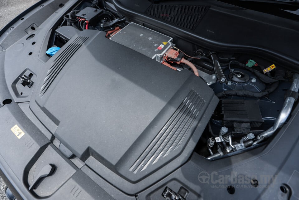 Audi Q8 e-tron Mk1 (2023) Exterior