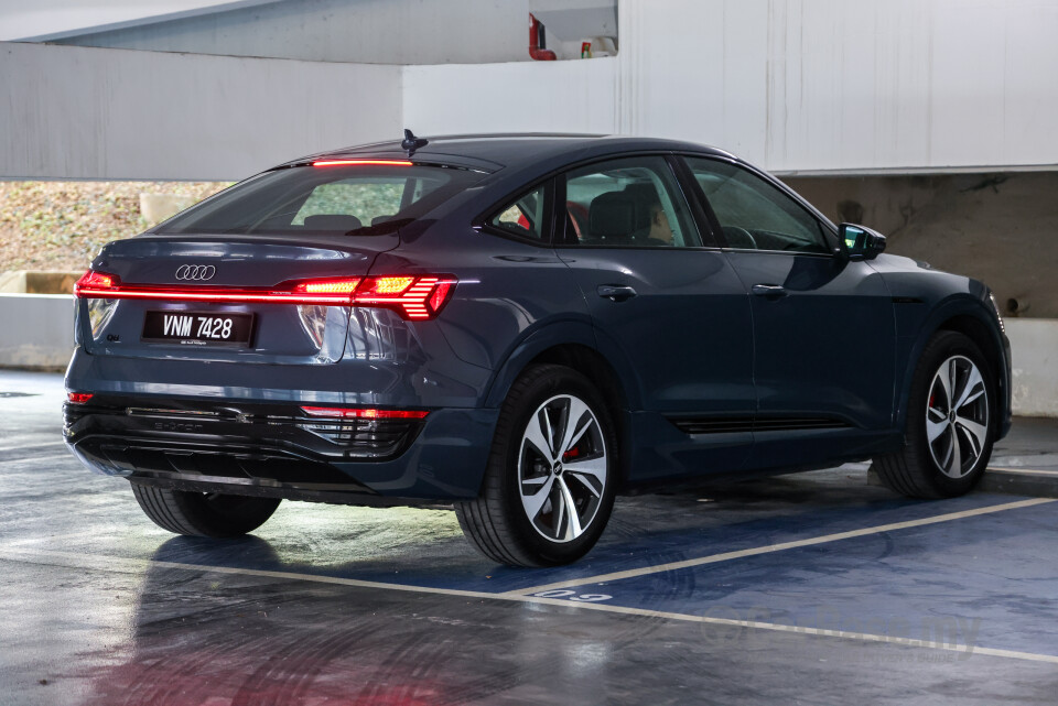 Audi Q8 e-tron Mk1 (2023) Exterior