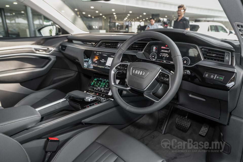 Audi Q8 e-tron Mk1 (2023) Interior