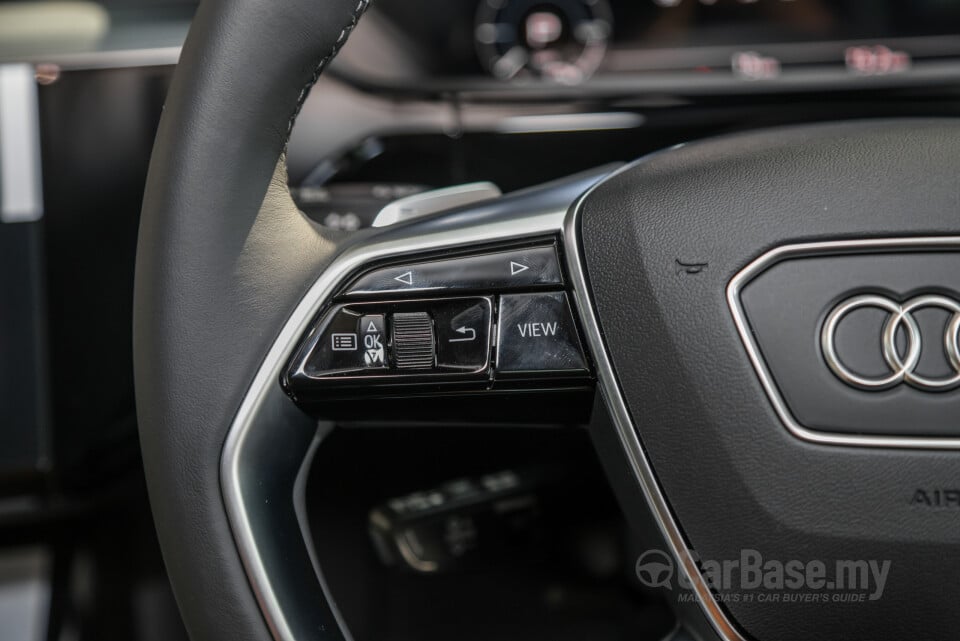 Audi Q8 e-tron Mk1 (2023) Interior