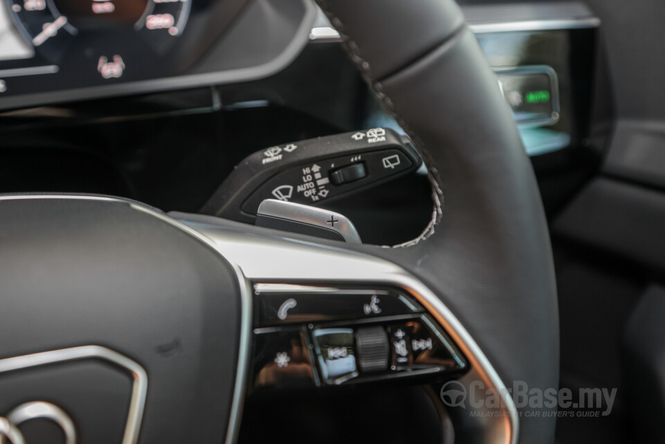 Audi Q8 e-tron Mk1 (2023) Interior