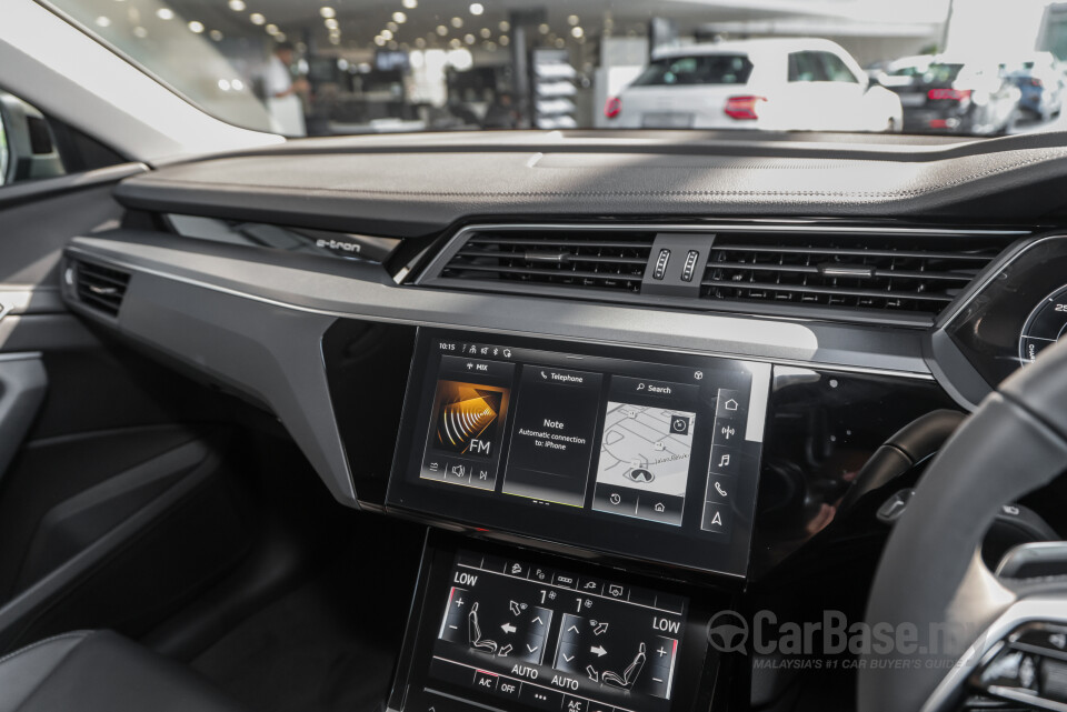 Audi Q8 e-tron Mk1 (2023) Interior